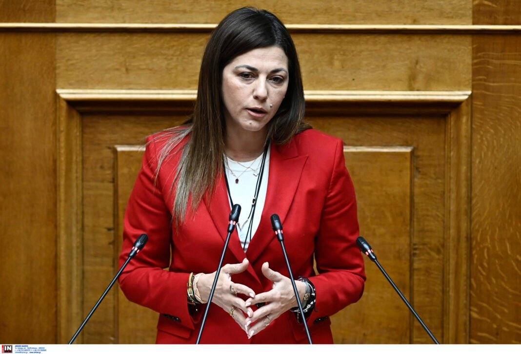 Ζαχαράκη: Εικόνα ντροπής στο ΑΠΘ, θέλω να ξέρω αν υπήρχε ενημέρωση για το πάρτι και σε ποιον – Τι είπε για το Εθνικό Απολυτήριο