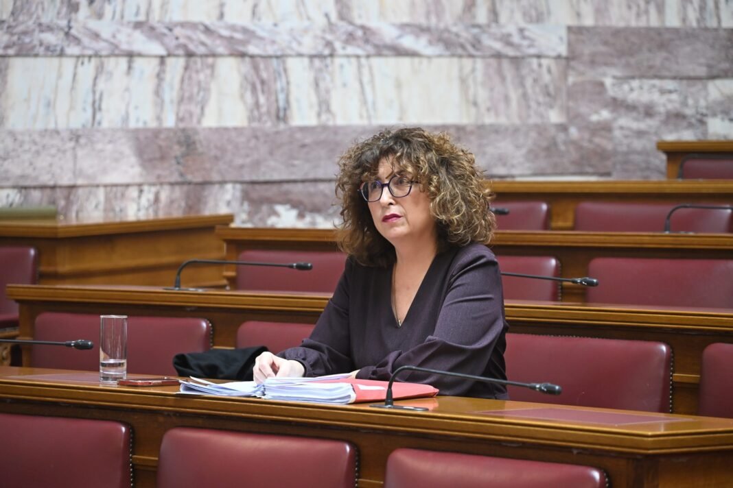 Ελένη-Καραγεωργοπούλου:-Ανεξαρτητοποιήθηκε-από-την-Πλεύση-Ελευθερίας