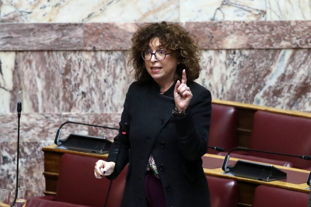 Ελένη Καραγεωργοπούλου: «Παραμένω στη Βουλή» – Όσα αναφέρει στην επιστολή για την ανεξαρτητοποίησή της Ελένη-Καραγεωργοπούλου:-«Παραμένω-στη-Βουλή»-–-Όσα-αναφέρει-στην-επιστολή-για-την-ανεξαρτητοποίησή-της