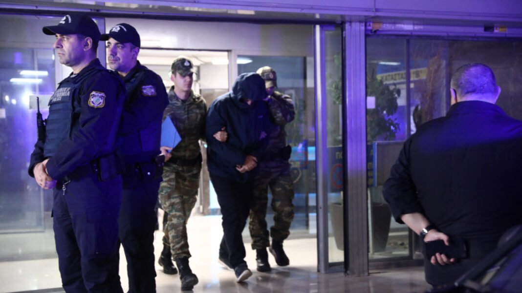 Οι-8-ώρες-απολογίας-του-σμηνάρχου-κατασκόπου:-Τον-προσέγγισαν-μέσω-linkedin,-κατονόμασε-τρία-πρόσωπα