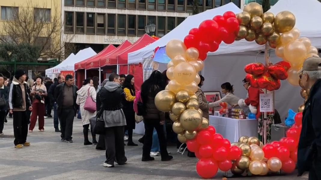 Οι-Κινέζοι-της-Αθήνας-γιορτάζουν-την-Πρωτοχρονιά-στην-Κοτζιά:-Μας-αρέσει-η-ζωή-εδώ,-έχουμε-πολλά-κοινά-με-τους-Έλληνες,-δείτε-βίντεο