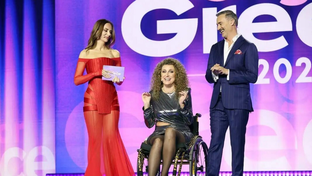 eurovision-2026:-Η-Κατερίνα-Βρανά…-αυτοτρολάρεται-στην-έναρξη-της-βραδιάς:-«Θα-έχουμε-τελειώσει-σε-4,5-–-5-ώρες»