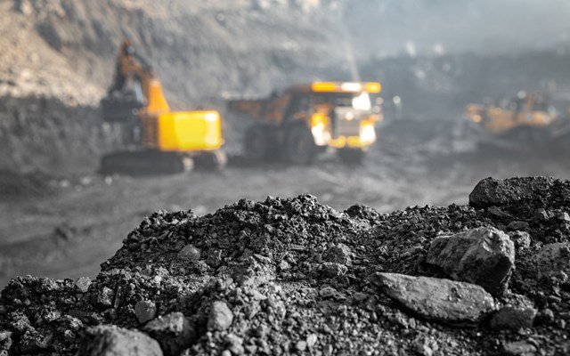 Υποχωρούν-οι-τιμές-του-άνθρακα-στην-ΕΕ-μετά-την-έκκληση-Μερτς-για-αναμόρφωση-της-αγοράς