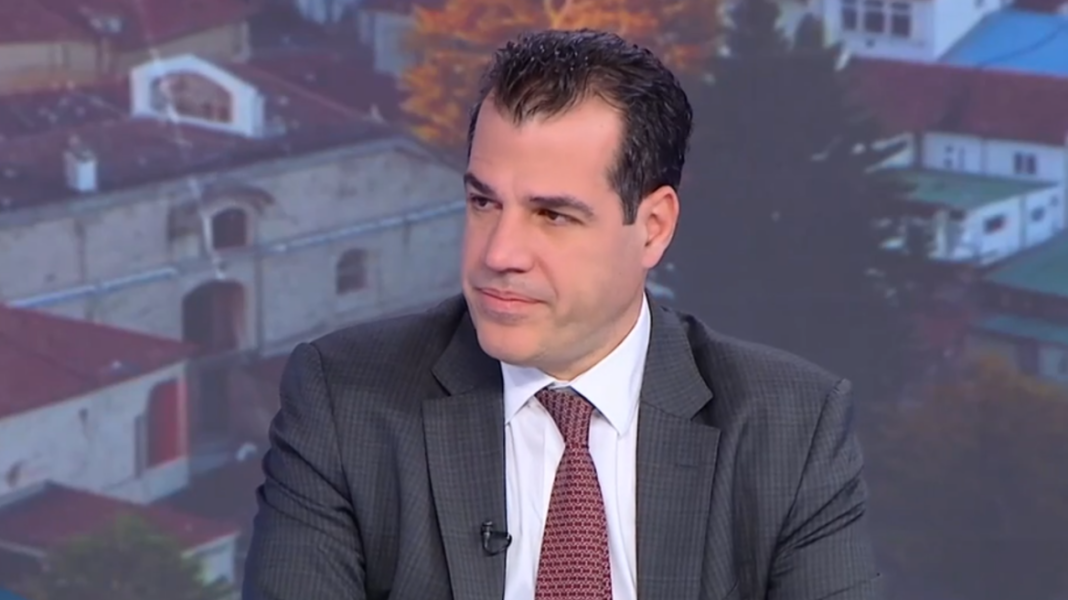 Πλεύρης: Η Αριστερά αισθάνεται την ανάγκη να πιστέψει τους μετανάστες και τον διακινητή και όχι το Λιμενικό