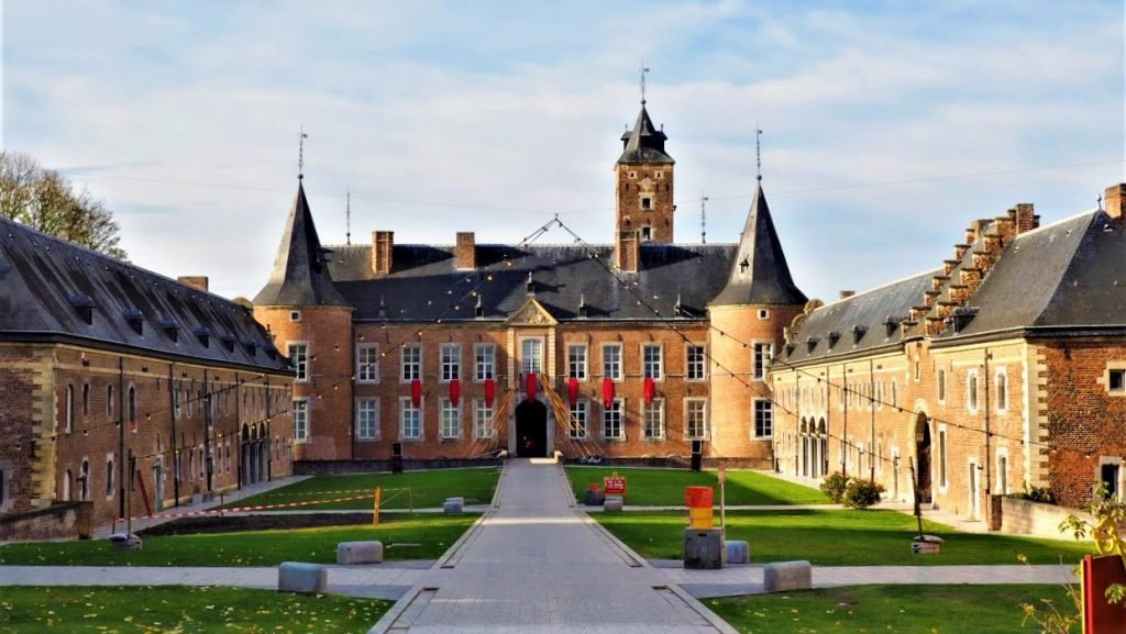 «Μία αγορά για μία Ευρώπη»: Η ηπειρωτική αυτοκρατορία της ομοφωνίας χωρίς εφαρμογή γιορτάζει ακόμα μία σύνοδο κορυφής