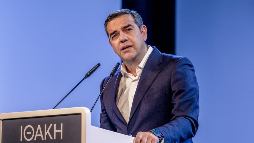 Επίθεση Τσίπρα σε Στουρνάρα: Εκείνος επέβαλε τις διοικήσεις της αρεσκείας του σε κάθε τράπεζα