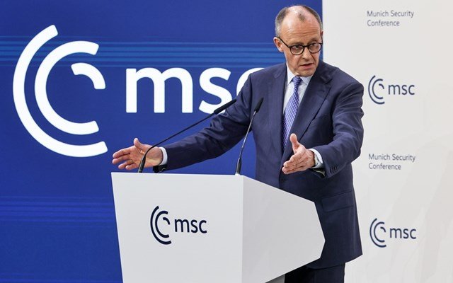 Μερτς και Μακρόν βάζουν στην ατζέντα την ευρωπαϊκή πυρηνική αποτροπή