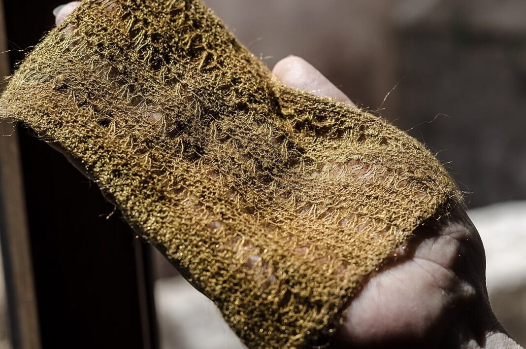 Scientists Bring Back Legendary Golden Fabric Lost for 2,000 Years