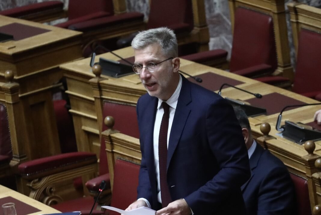 Σκέρτσος υπέρ Στουρνάρα στην κόντρα με τον Τσίπρα: Αυτός έχει μείνει σταθερός, άλλοι επιχειρούν διαρκείς κωλοτούμπες