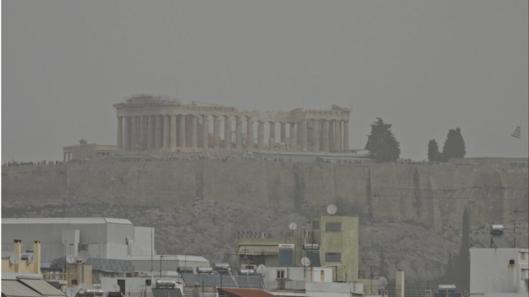 Κακοκαιρία εξπρές την Τρίτη με ισχυρές καταιγίδες: Πώς εξηγείται το φαινόμενο μετά τους χθεσινούς νοτιάδες και τη σκόνη