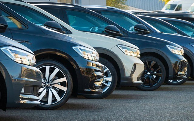 Οχήματα: Πτώση στις ταξινομήσεις – Σε αναμονή η αγορά για το πρόγραμμα “Κινούμαι Ηλεκτρικά”