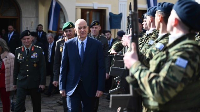 Δένδιας:-Κίνητρα-στους-καλύτερους-για-τη-στελέχωση-των-Ενόπλων-Δυνάμεων-με-ένα-πλαίσιο-βελτίωσης-της-ζωής-τους