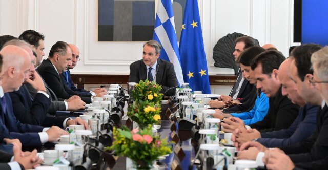 Τα δώρα που δέχτηκαν ο Κυριάκος Μητσοτάκης και οι υπουργοί το 2025, η λίστα