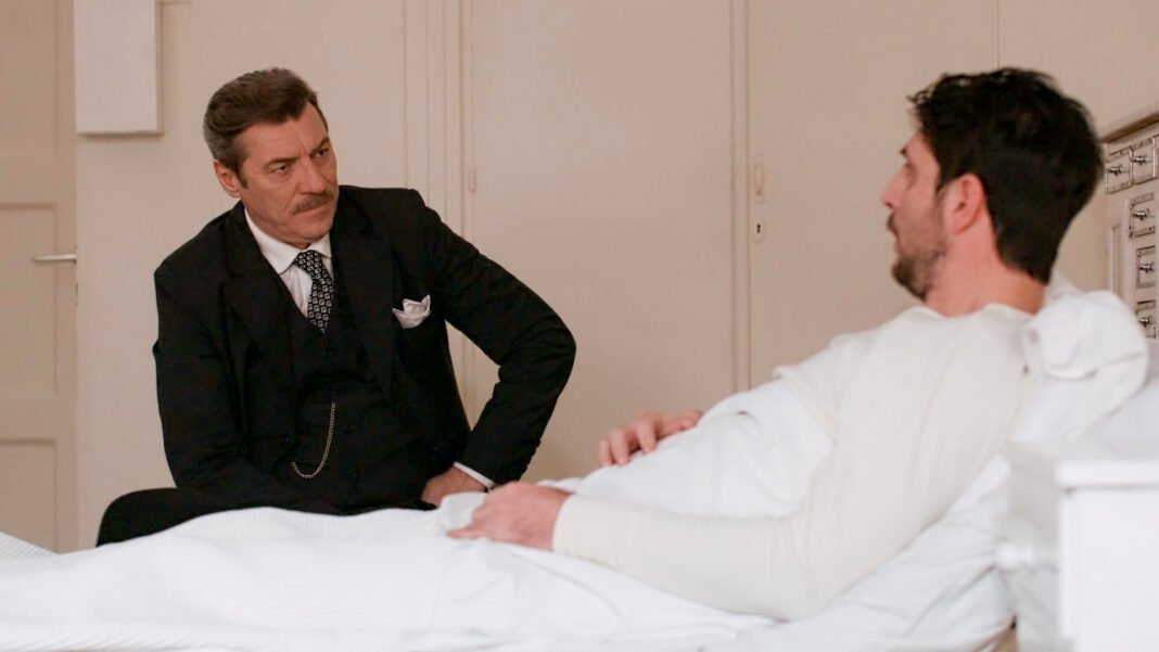 Grand Hotel: Ο Ρήγας δεν μπορεί να πιστέψει ότι είναι αδελφός του Χατζημήτρου