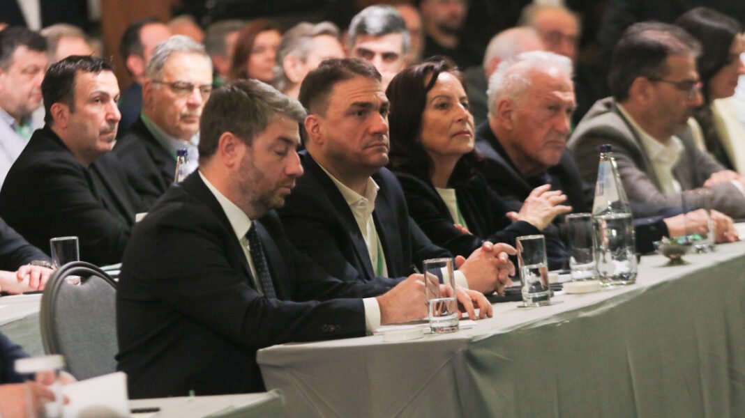 Αναστολή κομματικής ιδιότητας για στελέχη που ελέγχονται από τη δικαιοσύνη αποφάσισε το ΠΑΣΟΚ – Σφοδρή επίθεση σε ΝΔ και Τσίπρα