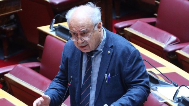 Βουλή: Και επίσημα εκτός ΠΑΣΟΚ ο Παρασκευαΐδης, στους 32 οι βουλευτές του κόμματος