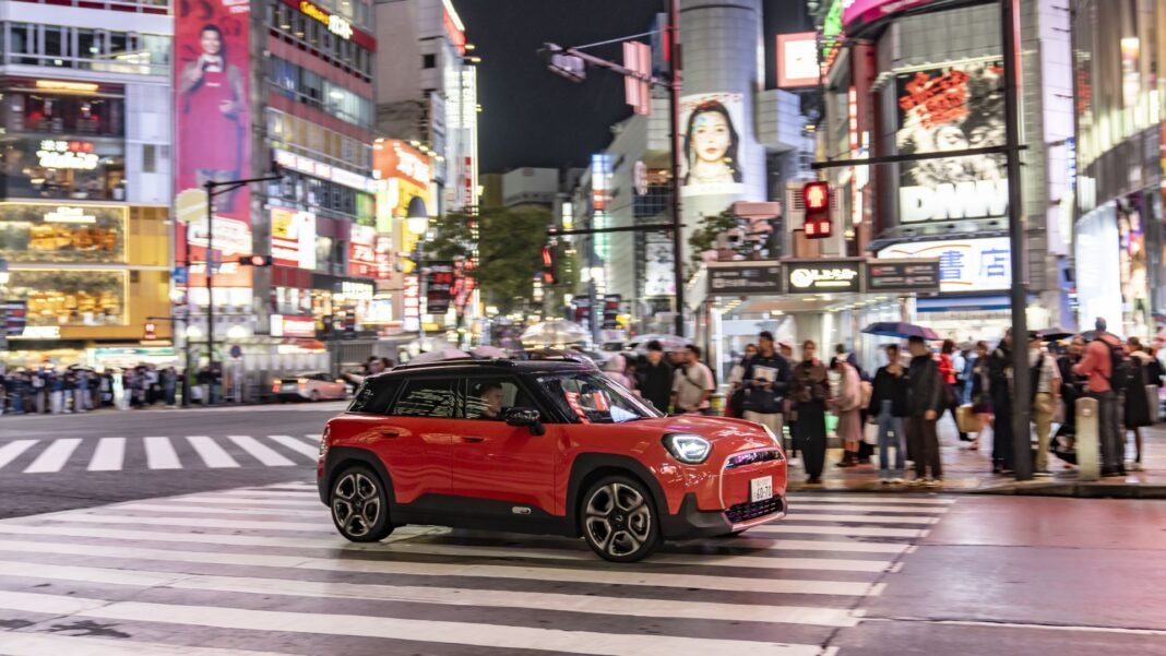 Το-mini-aceman-se-στους-δρόμους-του-Τόκιο