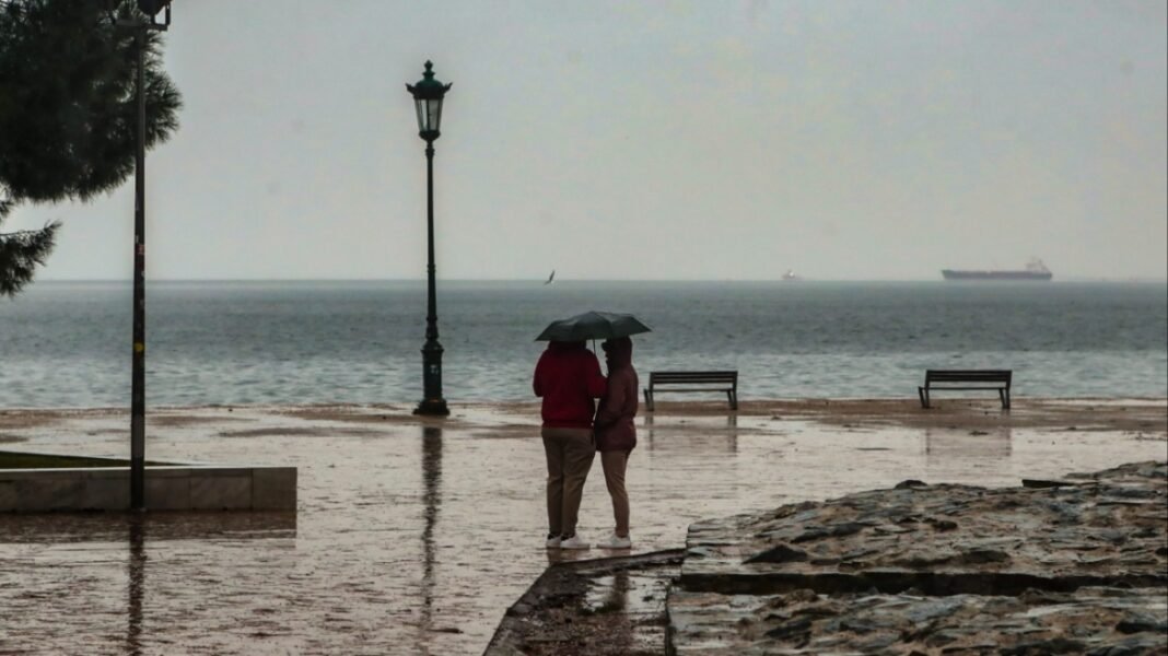 Καιρός – Καθαρά Δευτέρα: Αλλάζει το σκηνικό με καταιγίδες και ισχυρούς ανέμους, τι βλέπουν οι μετεωρολόγοι