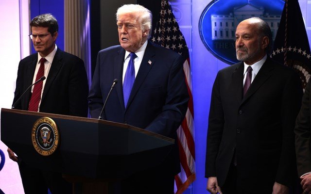 Τι συνεπάγεται τη απόρριψη των δασμών από το Ανώτατο Δικαστήριο -Ποιοι μπορούν να διεκδικήσουν αποζημιώσεις