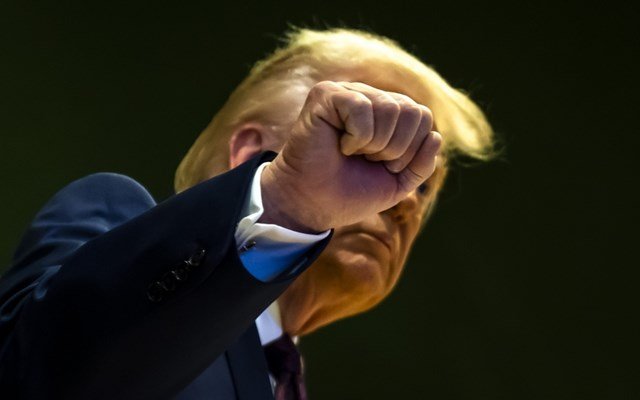 Ο Τραμπ ετοιμάζει την ομιλία του για την Κατάσταση της Ένωσης στο Κογκρέσο