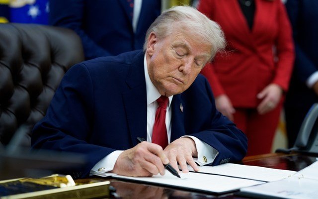 Τραμπ: Το shutdown στοίχισε τουλάχιστον δύο μονάδες στο αμερικανικό ΑΕΠ το 2025