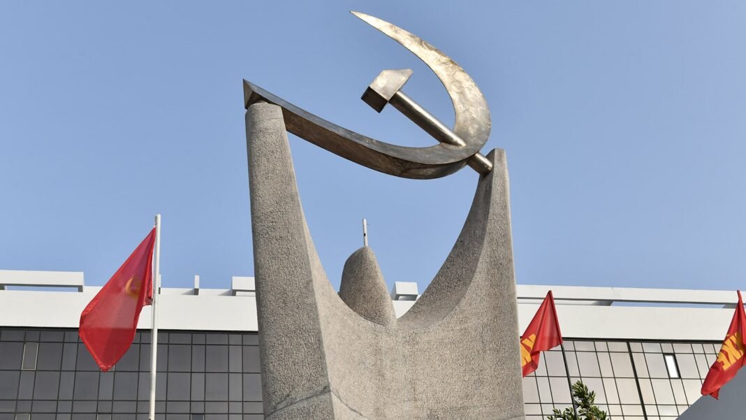 ΚΚΕ:-Είναι-τουλάχιστον-εμπαιγμός-να-μιλά-ο-κ.-Μητσοτάκης-για-«ασφάλεια»-όταν-η-χώρα-μετατρέπεται-σε-πολεμικό-ορμητήριο