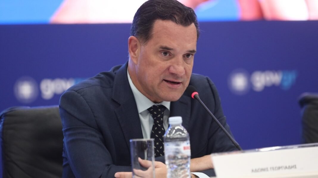 Γεωργιάδης: Κάτω από 4 ώρες η αναμονή στα Επείγοντα στην Ελλάδα, έως 13 στον Καναδά