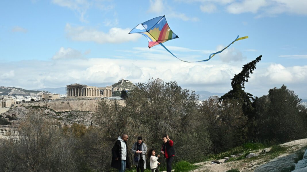 Καιρός: Με ήλιο και βοριάδες το πέταγμα του χαρταετού, πού ευνοούν οι άνεμοι