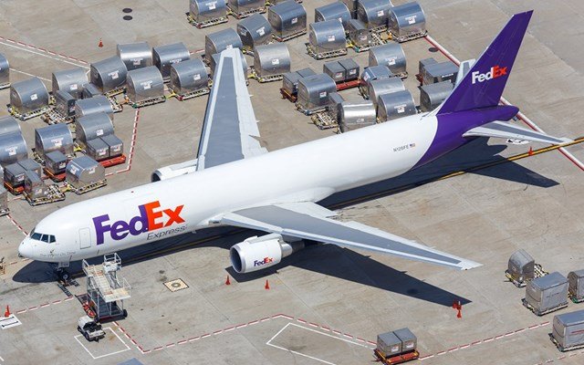 Η FedEx μηνύει την κυβέρνηση Τραμπ για τους δασμούς – Ζητεί “πλήρη επιστροφή” των χρημάτων