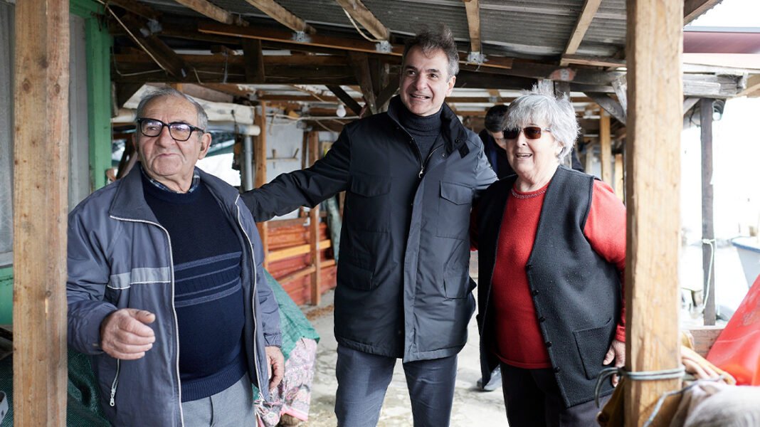 «Αρτεμη, το χέλι δεν παίζεται!» – Ενθουσιάστηκε ο Μητσοτάκης με το τραπέζι που του έκανε η κυρά του Δέλτα στον Έβρο