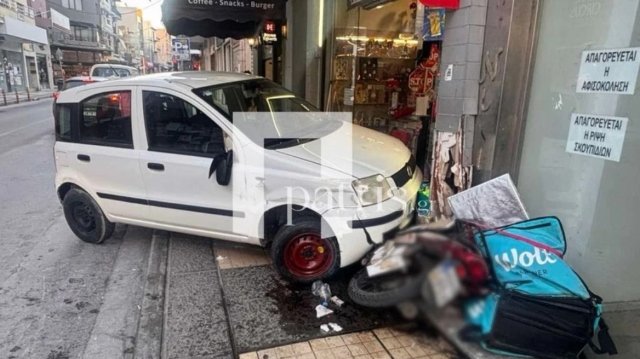 Κρήτη:-Αυτοκίνητο-έπεσε-σε-τζαμαρία-μίνι-μάρκετ-στο-κέντρο-του-Ηρακλείου