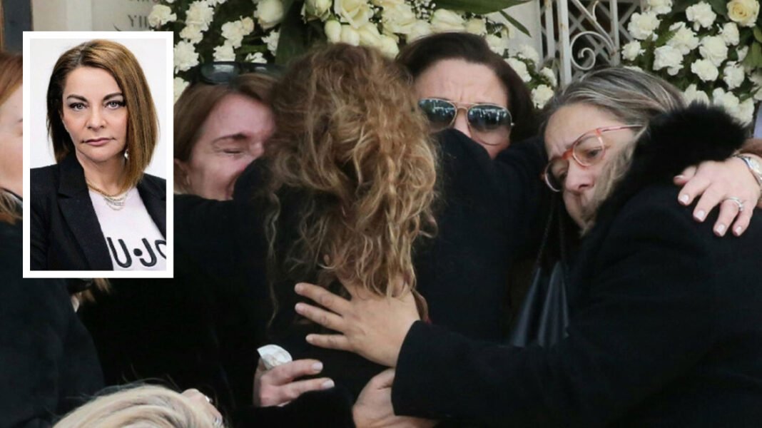 «Επέστρεψε στο φως»: Συγκίνηση στην κηδεία της δημοσιογράφου Αντιγόνης Πανέλλη, οι επικήδειοι των συναδέλφων της