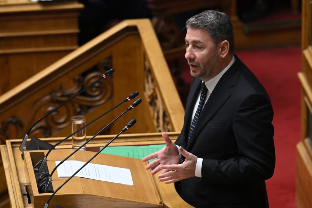 Ανδρουλάκης-σε-Μητσοτάκη-στη-Βουλή:-Θα-λογοδοτήσετε-και-θα-είναι-μέρα-μεσημέρι