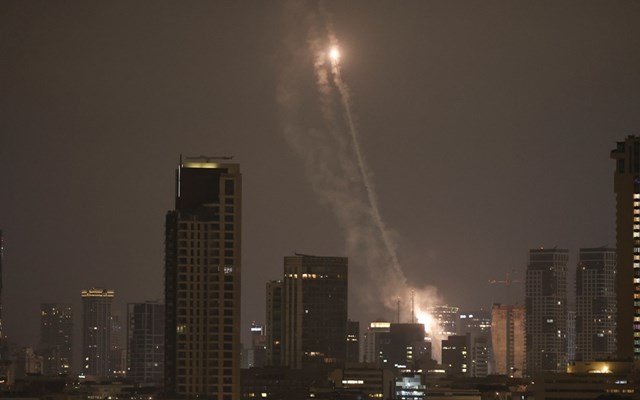 Επίθεση Ισραήλ στο Ιράν – NYT: Σε εξέλιξη και τα αμερικανικά πλήγματα – Εκρήξεις στην Τεχεράνη Επίθεση-Ισραήλ-στο-Ιράν-–-nyt:-Σε-εξέλιξη-και-τα-αμερικανικά-πλήγματα-–-Εκρήξεις-στην-Τεχεράνη