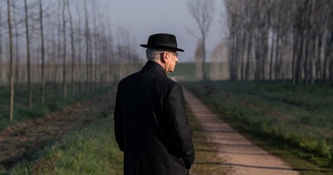 Το υποκριτικό ‘Μεγαλείο’ του Τόνι Σερβίλο