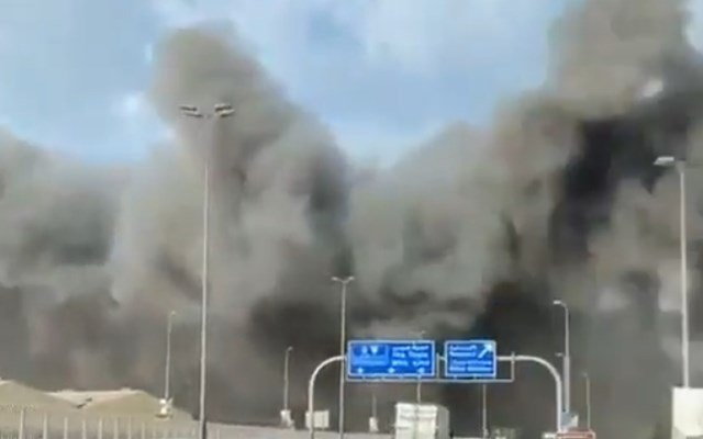 Συναγερμός-στο-Κουβέιτ-–-Καπνοί-υψώθηκαν-από-την-περιοχή-που-βρίσκεται-η-πρεσβεία-των-ΗΠΑ