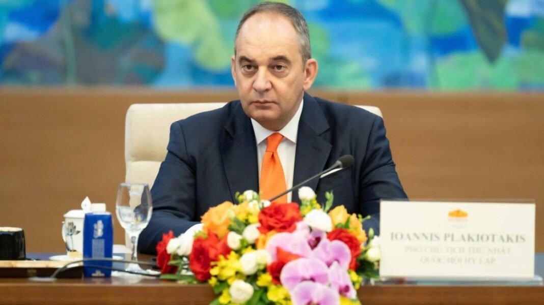 Πλακιωτάκης για Ιράν: Απαιτείται απόλυτη προστασία των Ελλήνων της περιοχής, των αμάχων και σεβασμός στο Διεθνές Δίκαιο