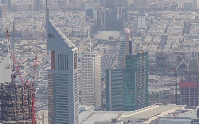 Ξαναρχίζουν “περιορισμένες” πτήσεις από τα αεροδρόμια του Ντουμπάι