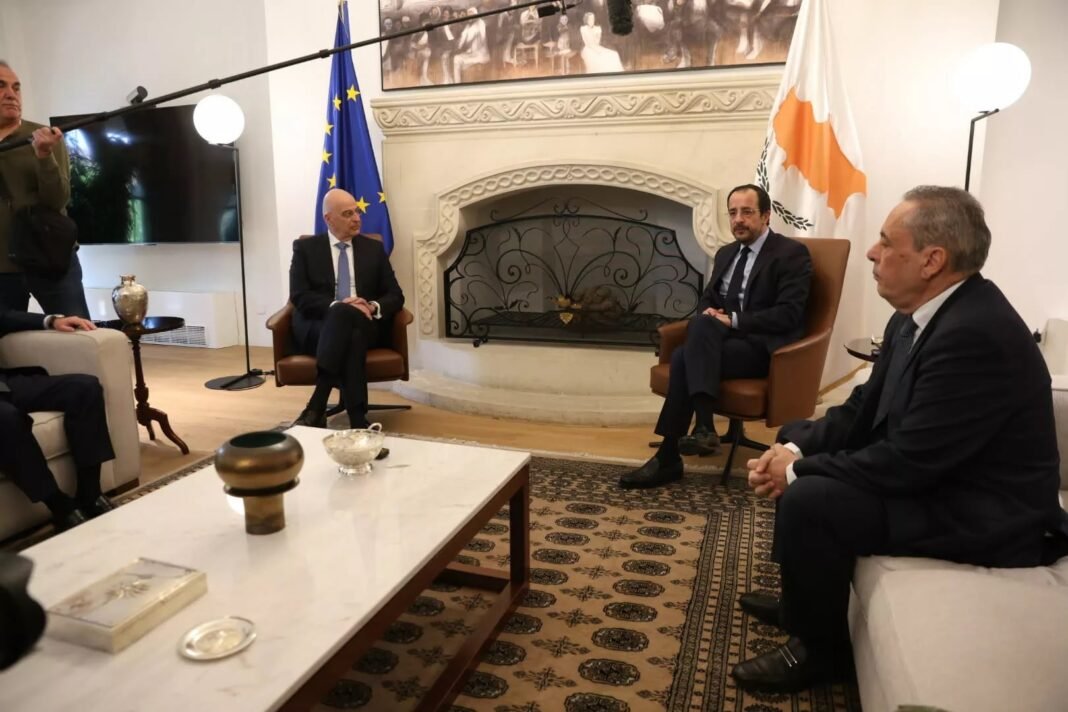 Δένδιας-σε-Χριστοδουλίδη-και-Πάλμα:-«h-Ελλάδα-θα-δώσει-όποια-βοήθεια-μπορεί-στην-Κύπρο-–-Είμαστε-στη-διάθεση-σας»