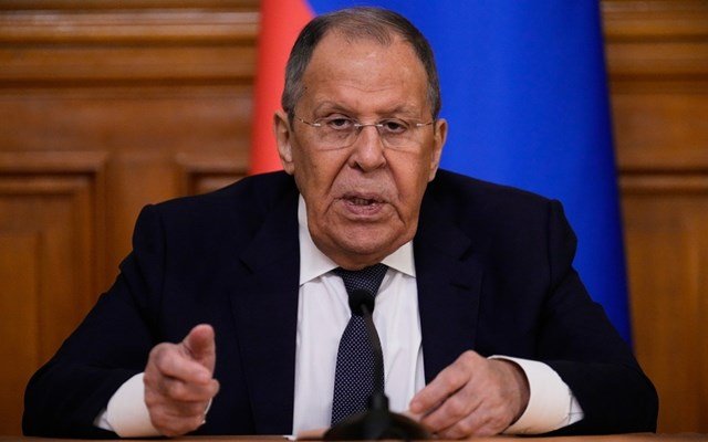 Λαβρόφ: Αυξάνεται ο κίνδυνος για κούρσα πυρηνικών όπλων στη Μέση Ανατολή