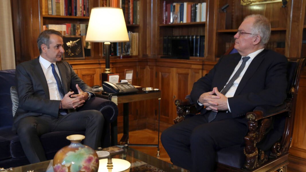 Επικοινωνία Μητσοτάκη – Τασούλα για τις εξελίξεις στη Μέση Ανατολή και την στρατιωτική συνδρομή της Ελλάδας στην Κύπρο