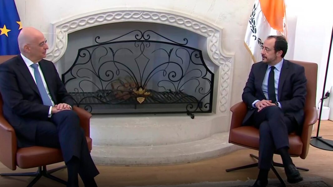 Δένδιας: Είμαστε συνολικά και απολύτως στη διάθεση  της Κύπρου – Χριστοδουλίδης: Ευχαριστώ την Ελλάδα, δείχνει πώς πρέπει να αντιδράσει η Ευρώπη