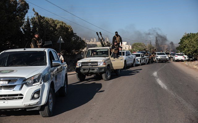 Reuters: Η Συρία στέλνει χιλιάδες στρατιώτες στα σύνορα με τον Λίβανο