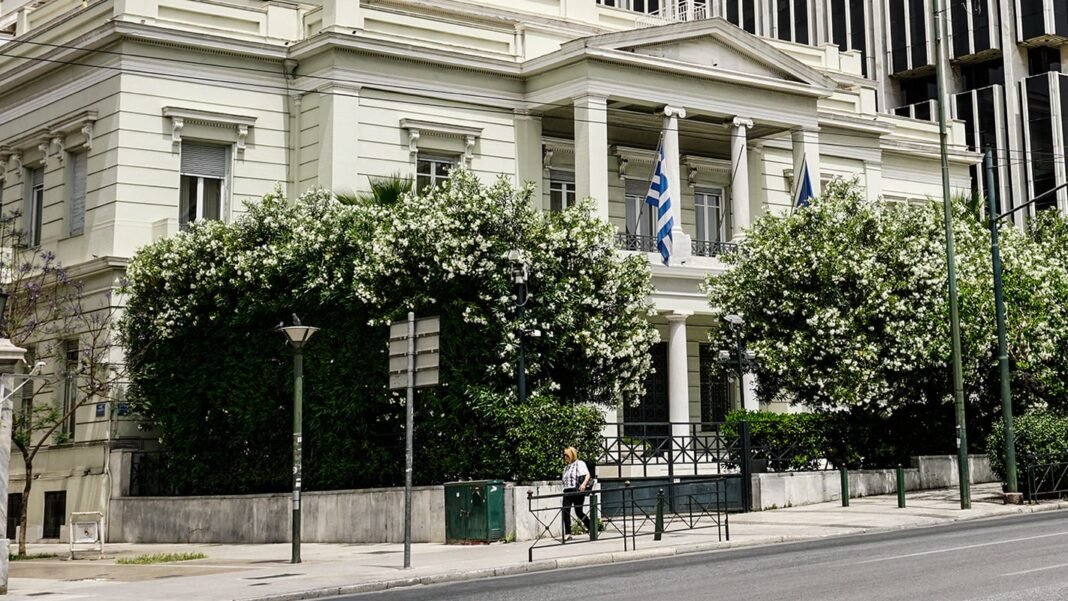 Υπουργείο Εξωτερικών: Ειδική πτήση από το Ντουμπάι αύριο για όσους Έλληνες θέλουν να επαναπατριστούν Υπουργείο-Εξωτερικών:-Ειδική-πτήση-από-το-Ντουμπάι-αύριο-για-όσους-Έλληνες-θέλουν-να-επαναπατριστούν