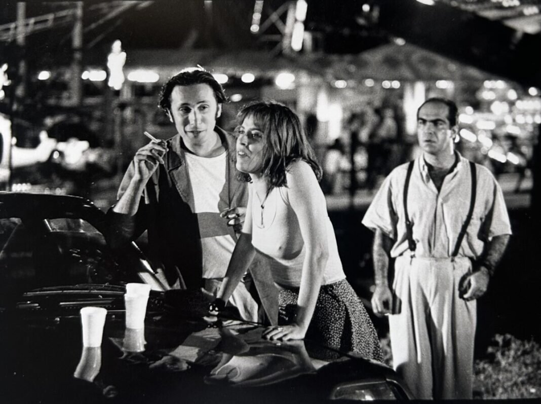 «no-budget-story»-/-Ο-Ρένος-Χαραλαμπίδης-προαναγγέλλει-το-«greek-weird-wave-cinema»-σε-ένα-φιλμ-σημείο-αναφοράς-στο-Ελληνικό-Ανεξάρτητο-Σινεμά