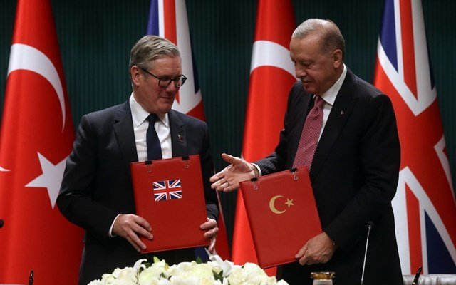 Τηλεφωνική επικοινωνία Στάρμερ – Ερντογάν για προσπάθειες αποκλιμάκωσης Τηλεφωνική-επικοινωνία-Στάρμερ-–-Ερντογάν-για-προσπάθειες-αποκλιμάκωσης