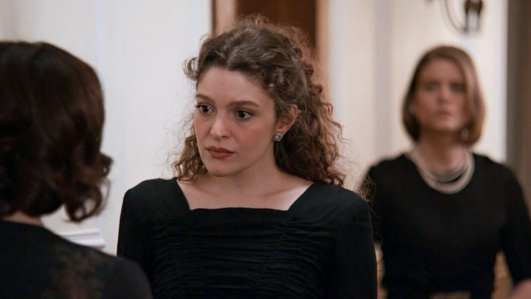 grand-hotel:-Η-Αλίκη-και-ο-Πέτρος-παγιδεύουν-την-Ελένη