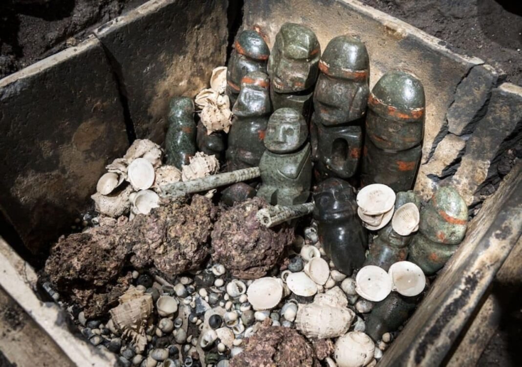 Archaeologists Uncover Largest Aztec Ceremonial Offering at Templo Mayor