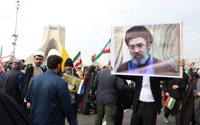 wsj:-Ο-Τραμπ-δεν-αποκλείει-εξόντωση-του-Μοτζτάμπα-Χαμενεΐ-αν-δεν-υποκύψει-στις-απαιτήσεις-των-ΗΠΑ