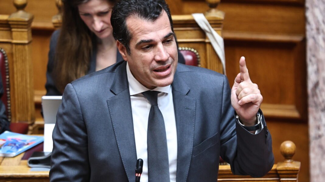 Πλεύρης: Eξετάζουμε το ενδεχόμενο απαγόρευσης της μπούρκας Πλεύρης: Eξετάζουμε το ενδεχόμενο απαγόρευσης της μπούρκας